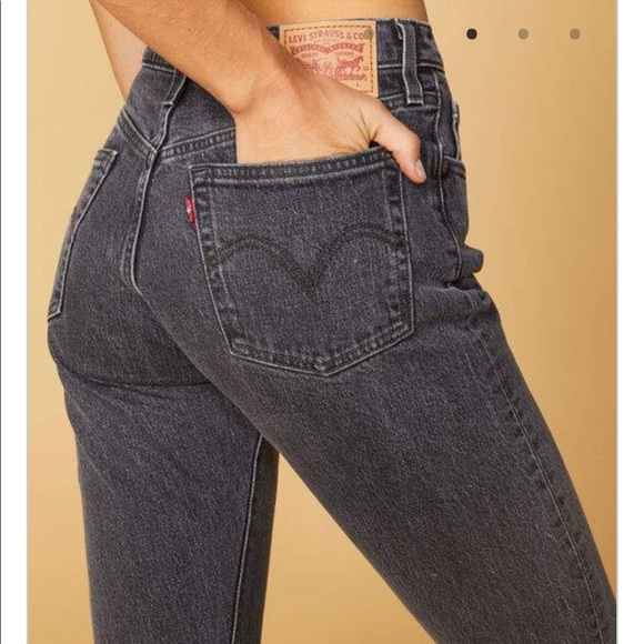 Leviโs 501 high rise skinny jean in faded black - Picture 2 of 16